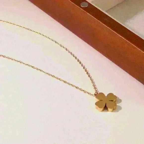 Two Sided Gold Filled Clover Pendant Necklace - Picture 6 of 8